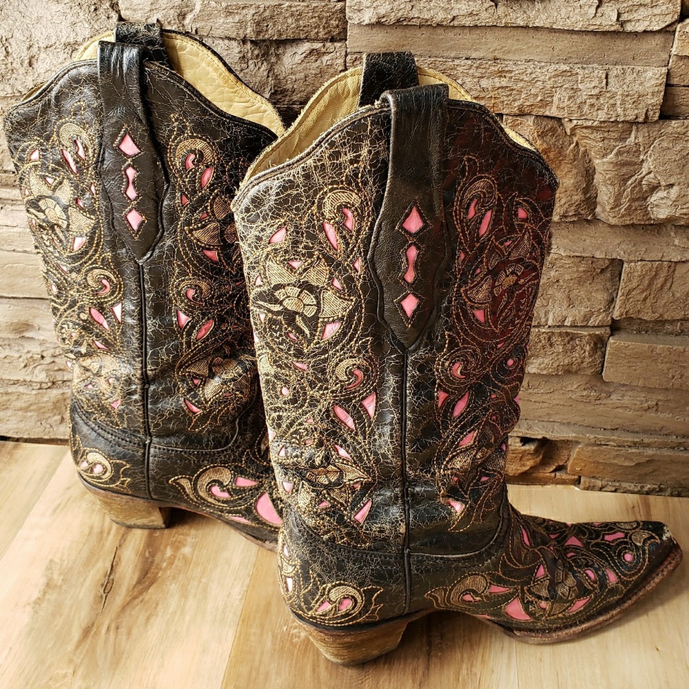 Corral pink & black cowgirl boots
